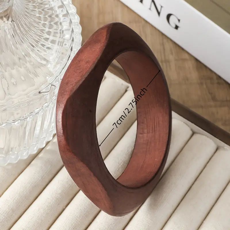 Bracelete de Madeira Marrom: Estilo Boho Chic e Sofisticado