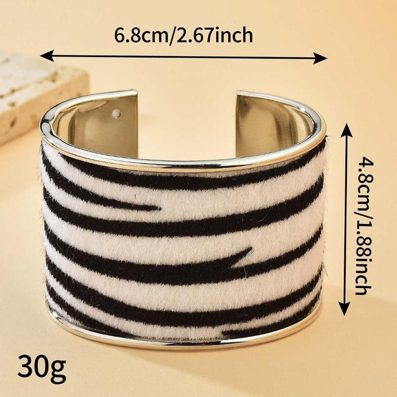 Bracelete Largo Zebra – Acabamento em Pelo e Metal Prateado