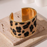 Bracelete Dourado com Estampa de Onça