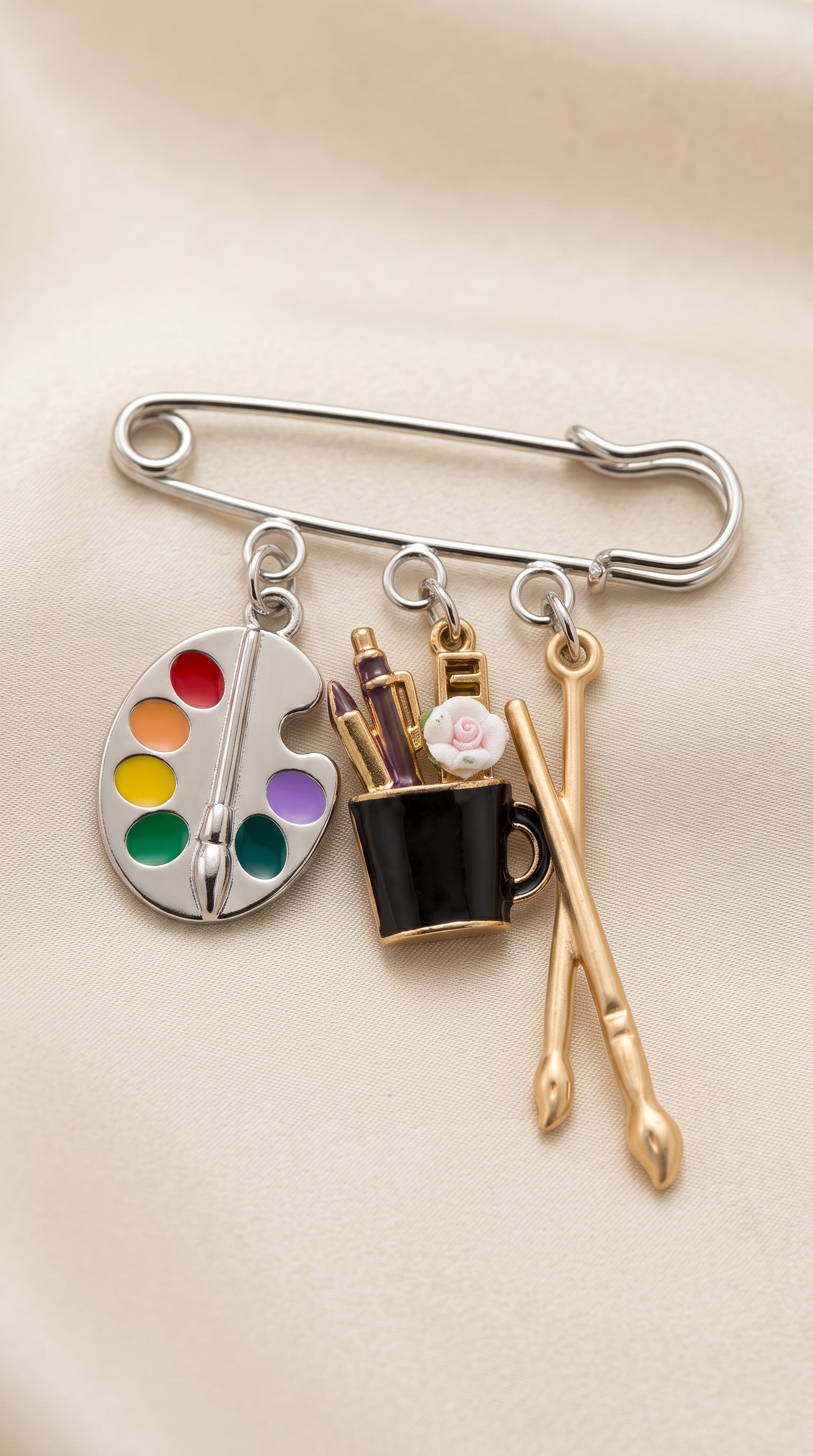 Alfinete Temático de Pintura com Pingentes