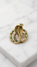 Broche Cobra com Pedrarias Verdes