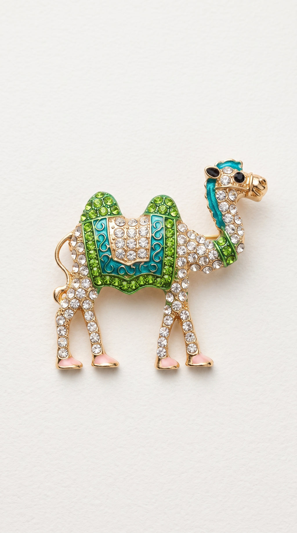 Broche Camelo Dourado com Cristais Vermelhos