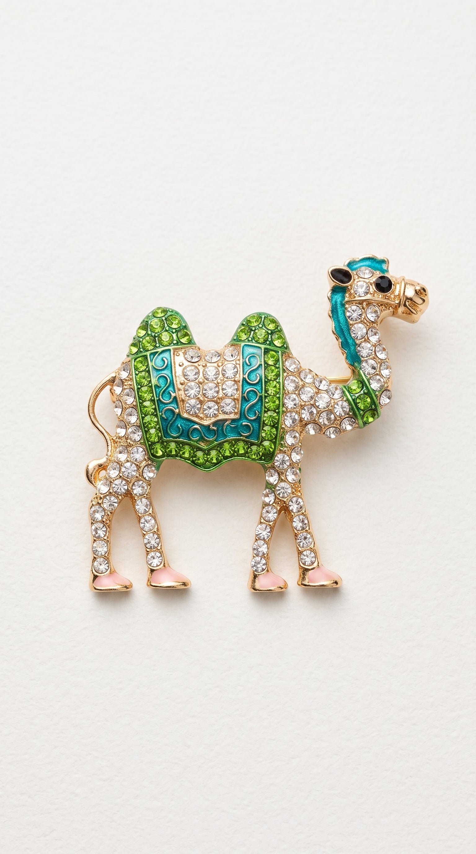 Broche Camelo Dourado com Cristais Vermelhos