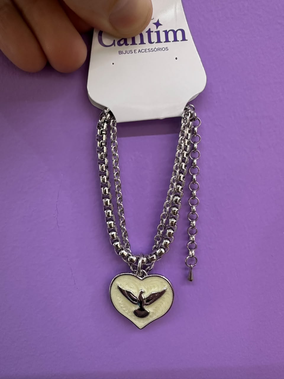 Pulseira Dupla com Pingente de Espírito Santo – Fé e Elegância em Cada Detalhe