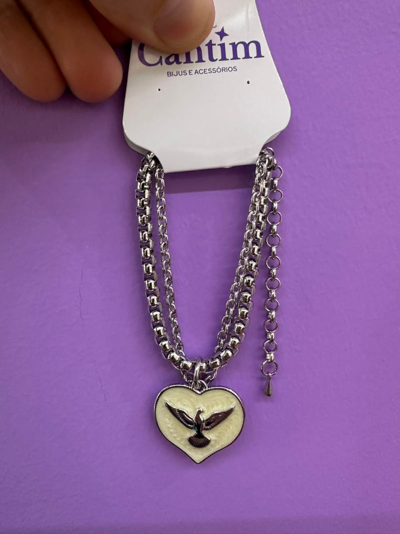 Pulseira Dupla com Pingente de Espírito Santo – Fé e Elegância em Cada Detalhe
