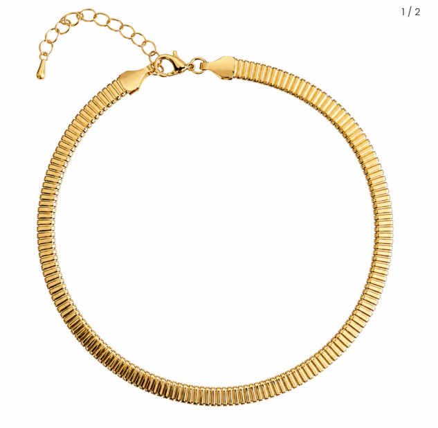 Colar Choker Tubo Dourado – Elegância Minimalista e Sofisticação Atemporal